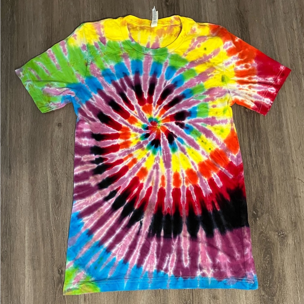 Small Classic Tie Dye Spiral NWOT